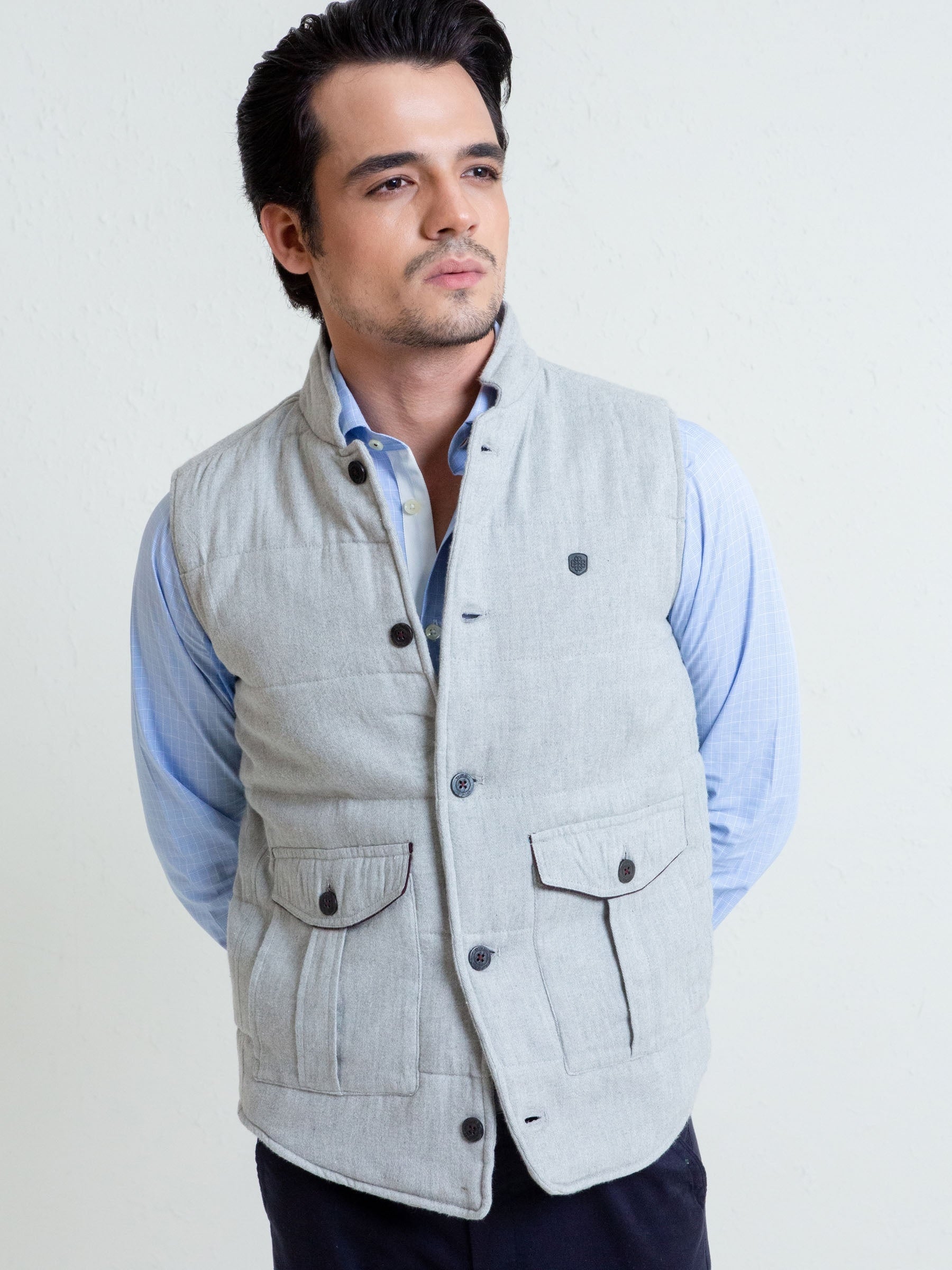 Grey Sleeveless Jacket With Cargo Pockets
