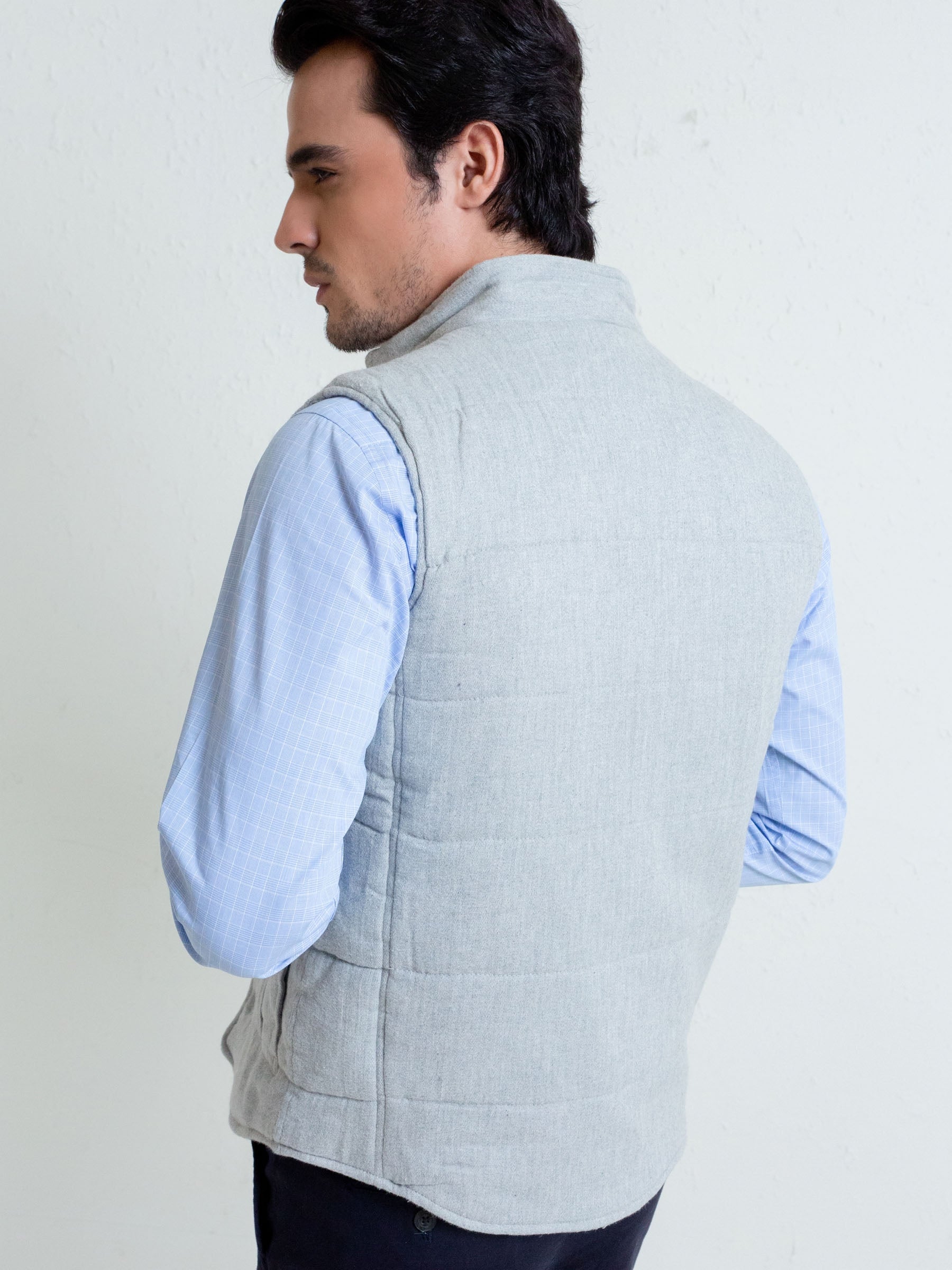 Grey Sleeveless Jacket With Cargo Pockets