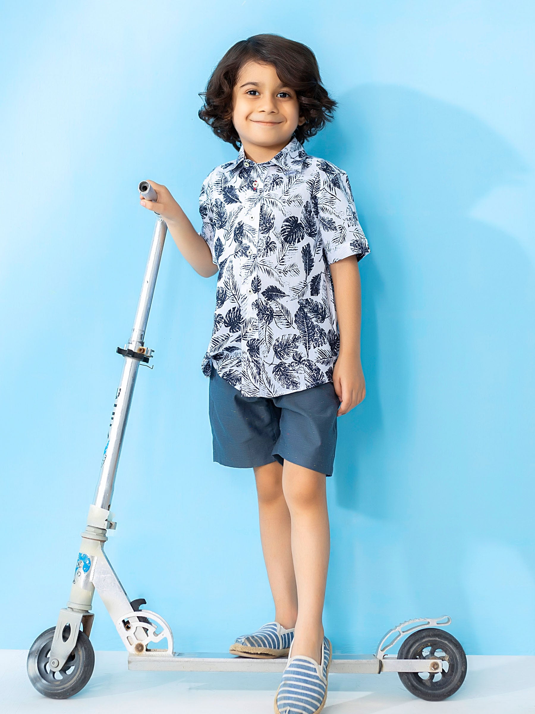 White & Navy Floral Printed Short Sleeve Casual Shirt