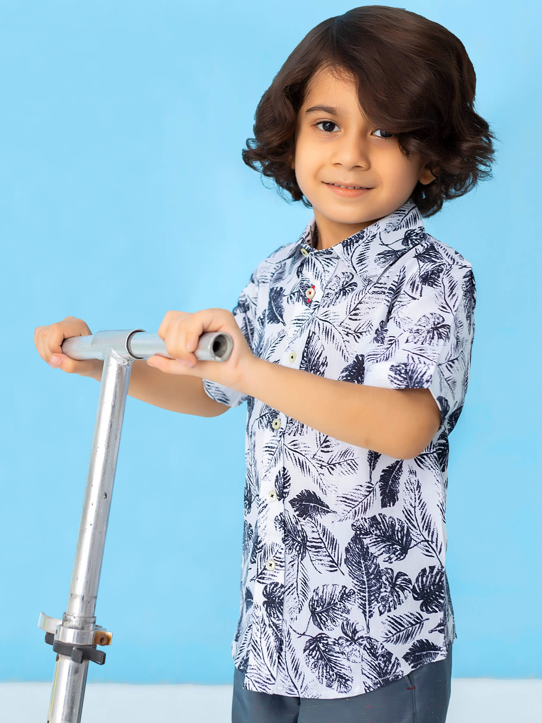 White & Navy Floral Printed Short Sleeve Casual Shirt